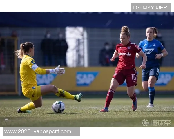 日本女足国脚谷川萌萌子与拜仁女足续约至2029年展现职业生涯新篇章